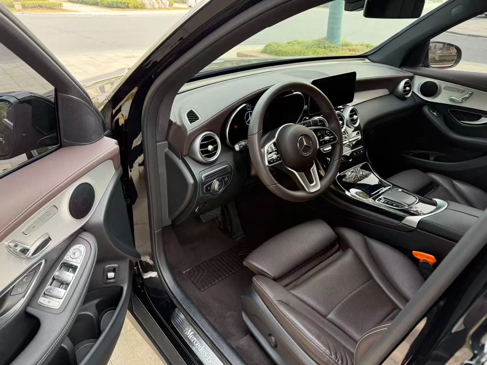 Mercedes-Benz GLC 2021 г. 70065 км. — фото 8