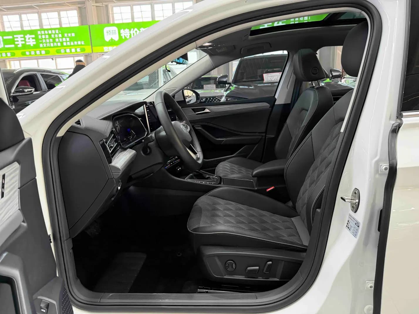 Volkswagen Sagitar 2022 г. 24042 км. — фото 13