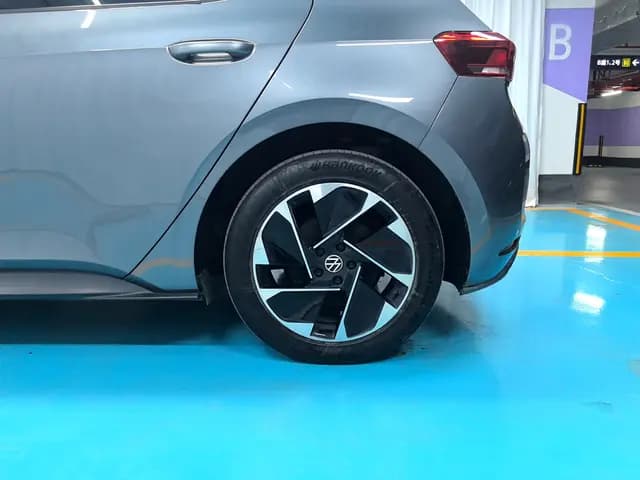 Volkswagen ID.3 2024 г. 40900 км. — фото 5
