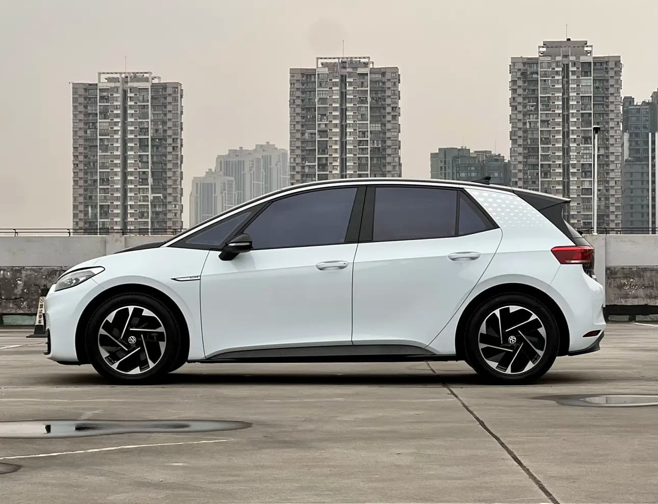 Volkswagen ID.3 2022 г. 33000 км. — фото 3