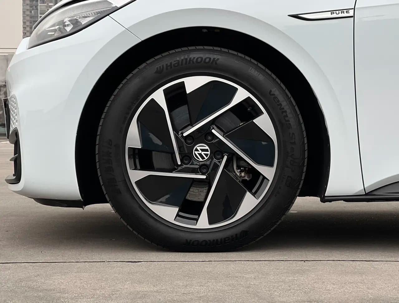 Volkswagen ID.3 2022 г. 33000 км. — фото 8