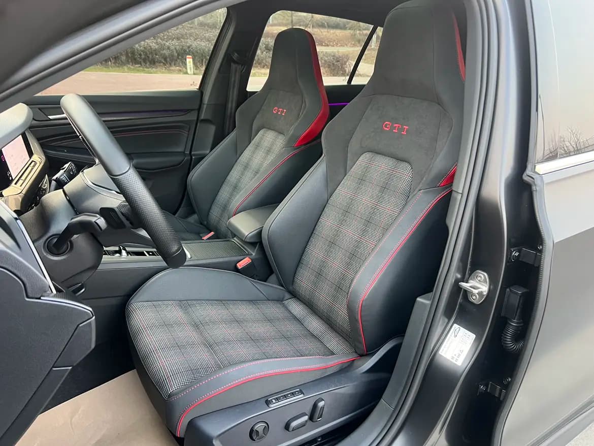 Volkswagen Golf GTI 2023 г. 50106 км. — фото 13