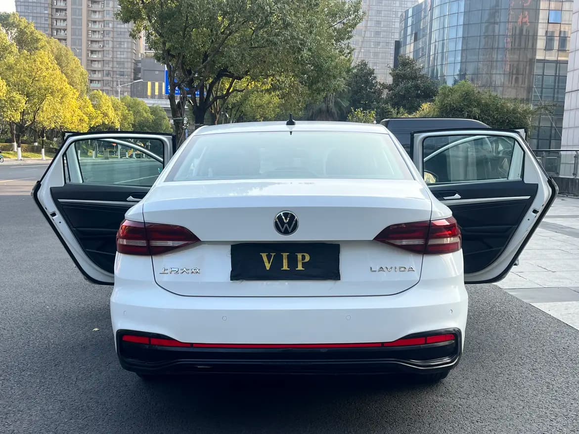 Volkswagen Lavida 2023 г. 36000 км. — фото 4