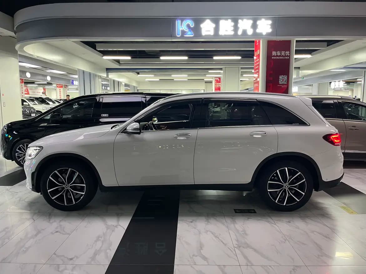 Mercedes-Benz GLC 2022 г. 93168 км. — фото 4