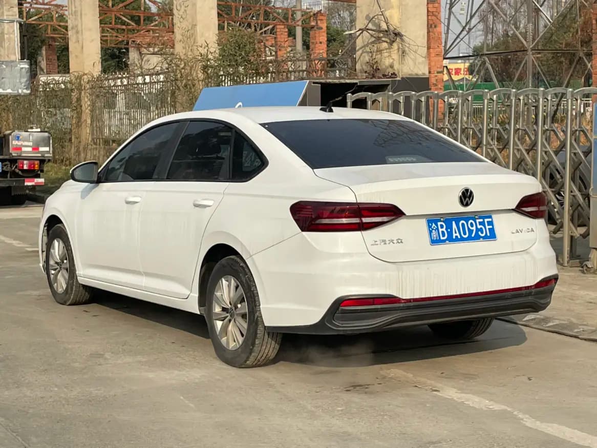 Volkswagen Lavida 2023 г. 87006 км. — фото 4