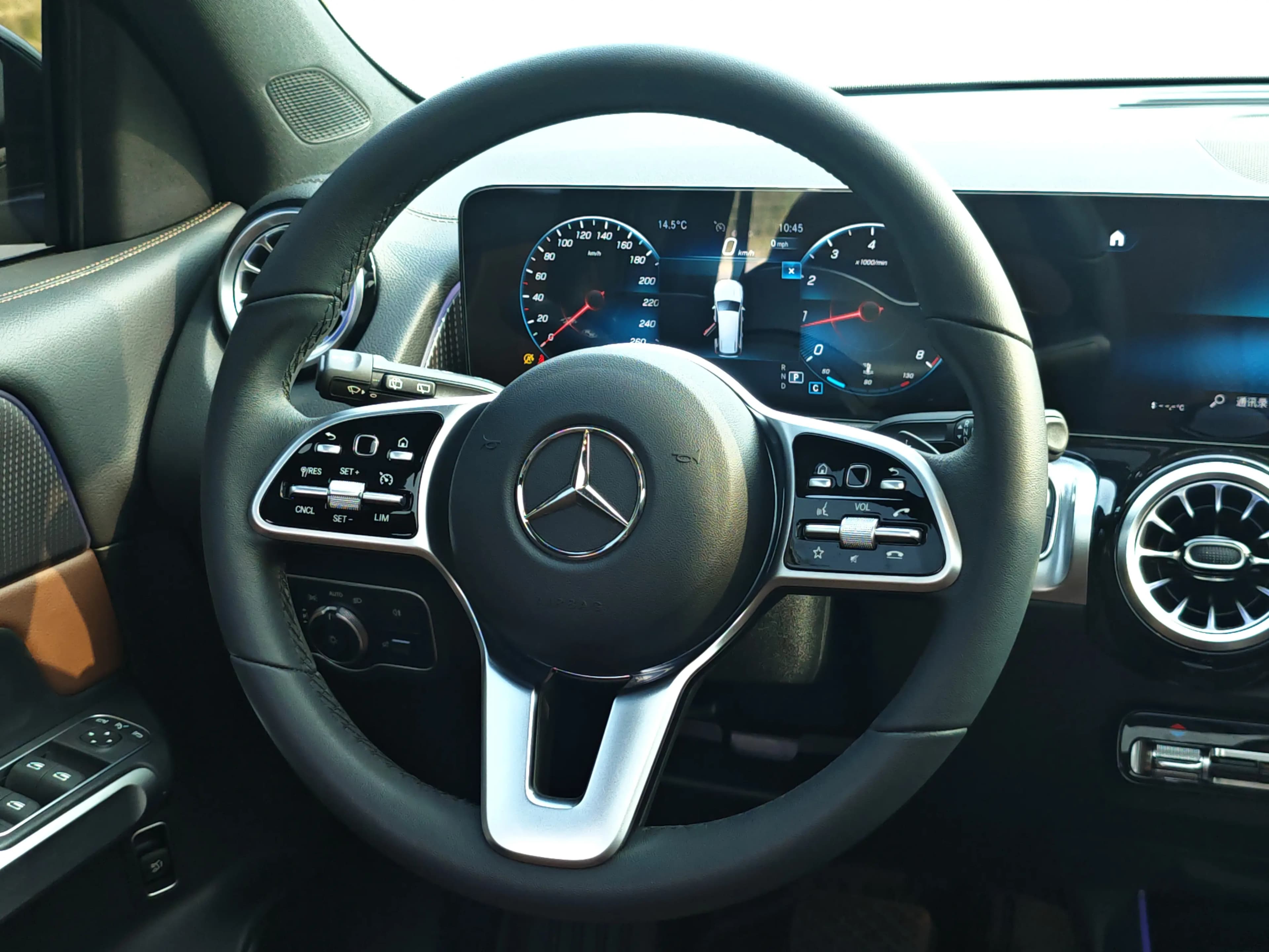 Mercedes-Benz GLB 2022 г. 35957 км. — фото 27