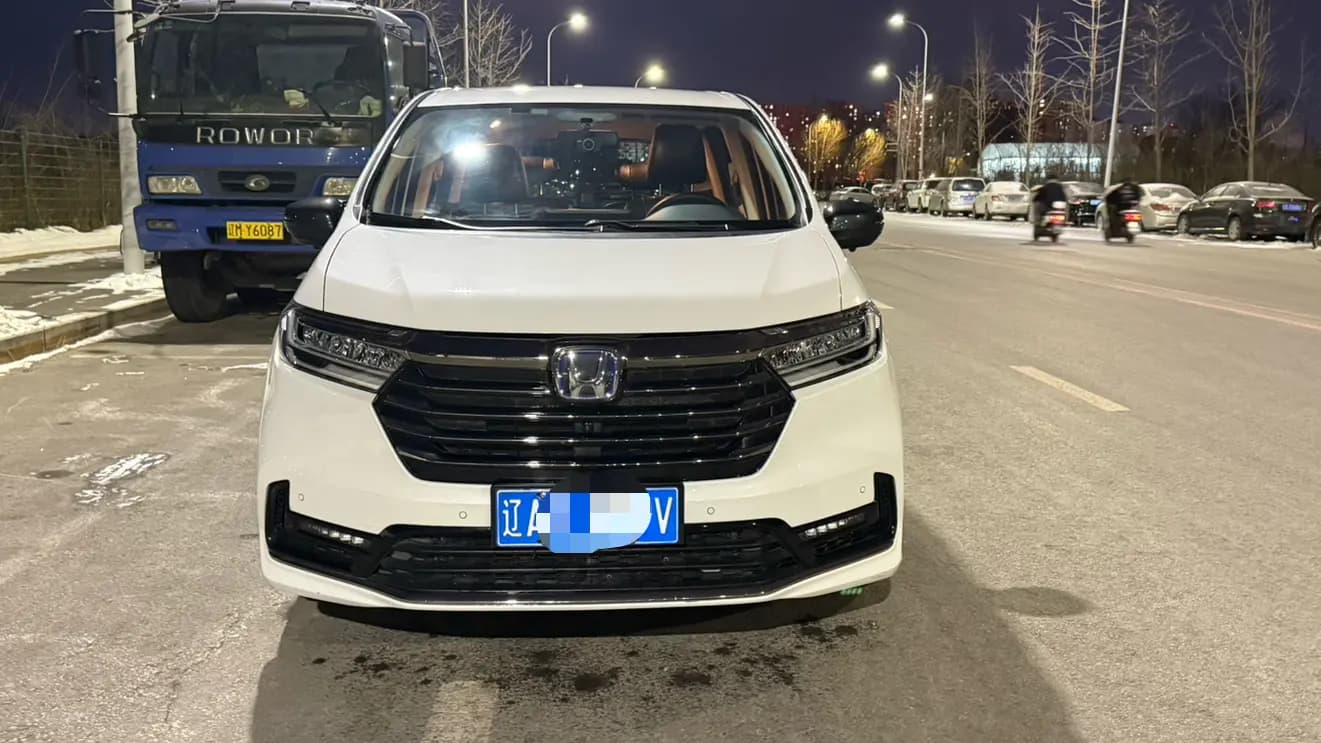 Honda Odyssey 2023 г. 90002 км. — фото 2