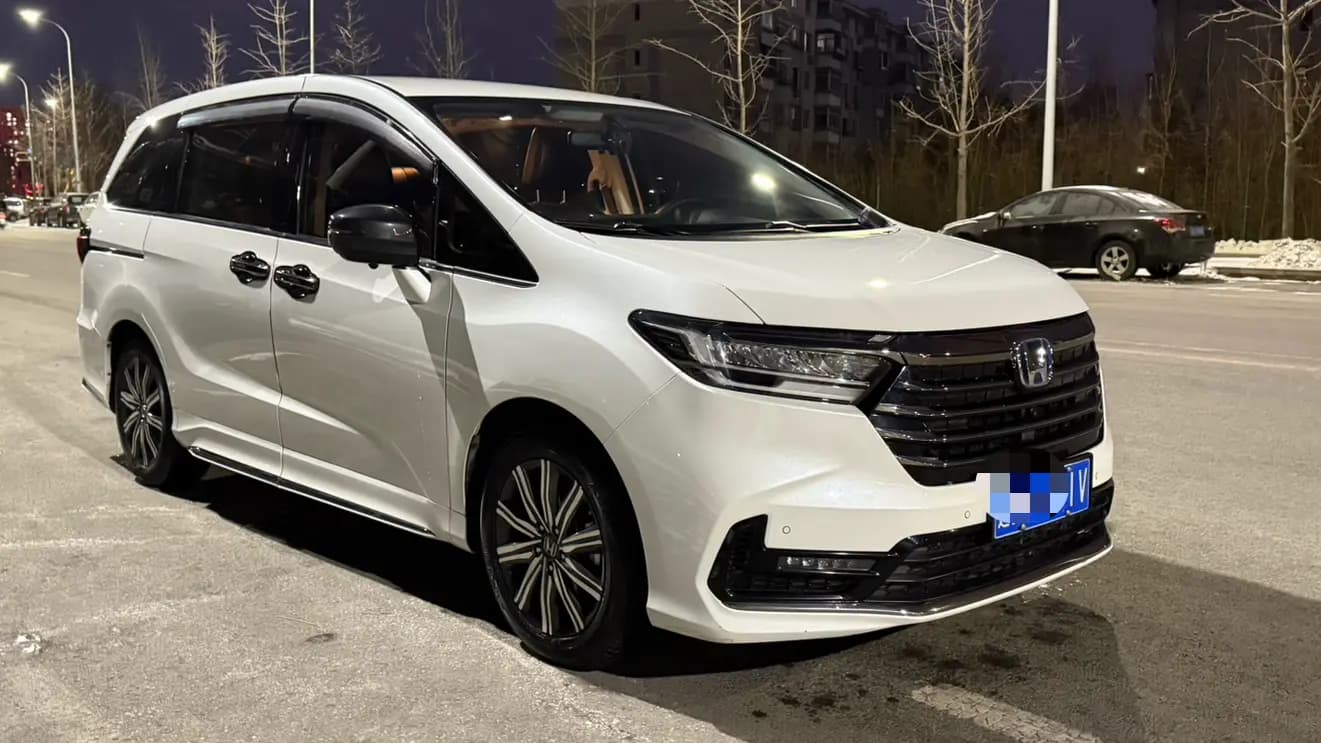 Honda Odyssey 2023 г. 90002 км. — фото 3