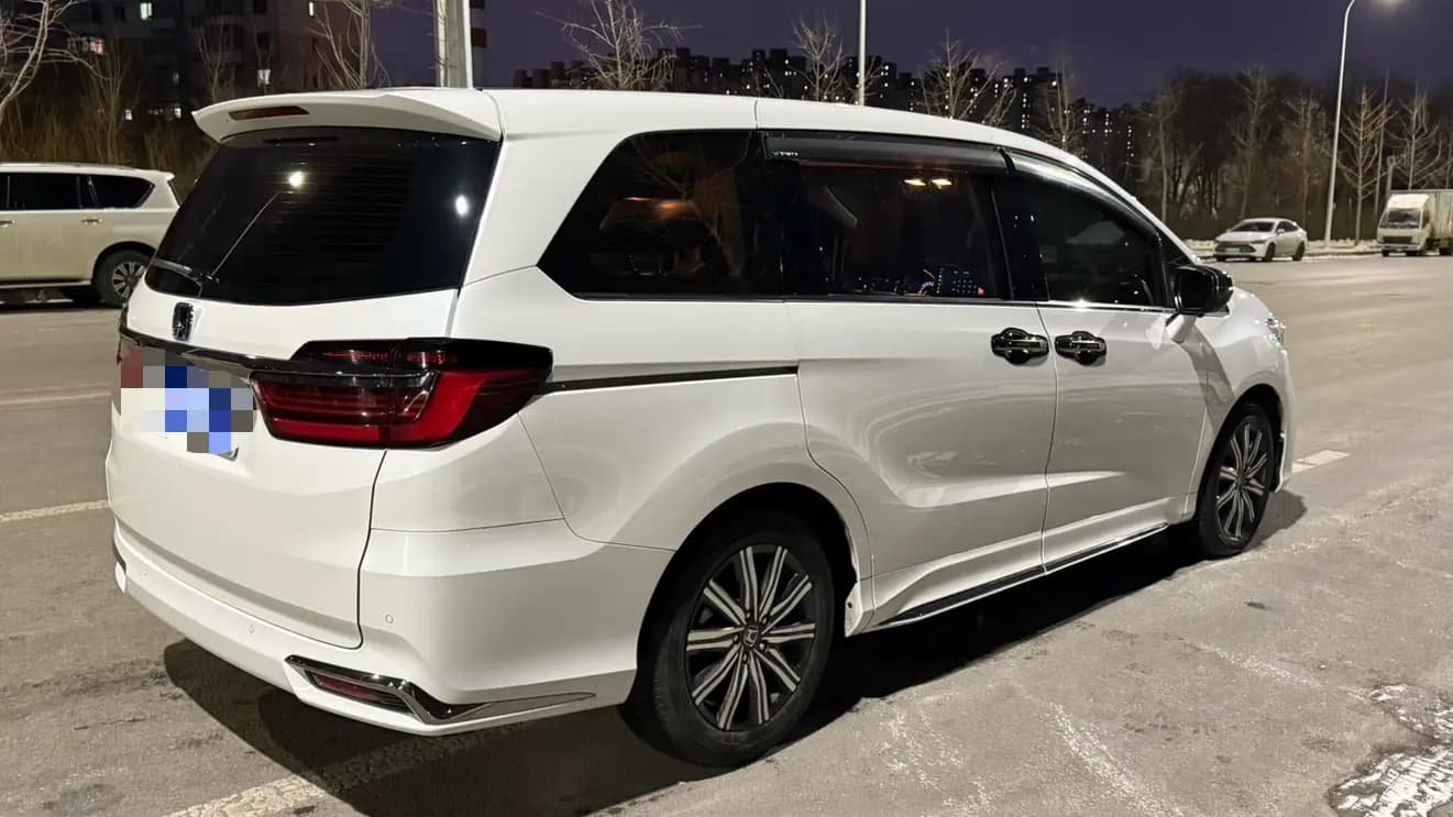 Honda Odyssey 2023 г. 90002 км. — фото 4