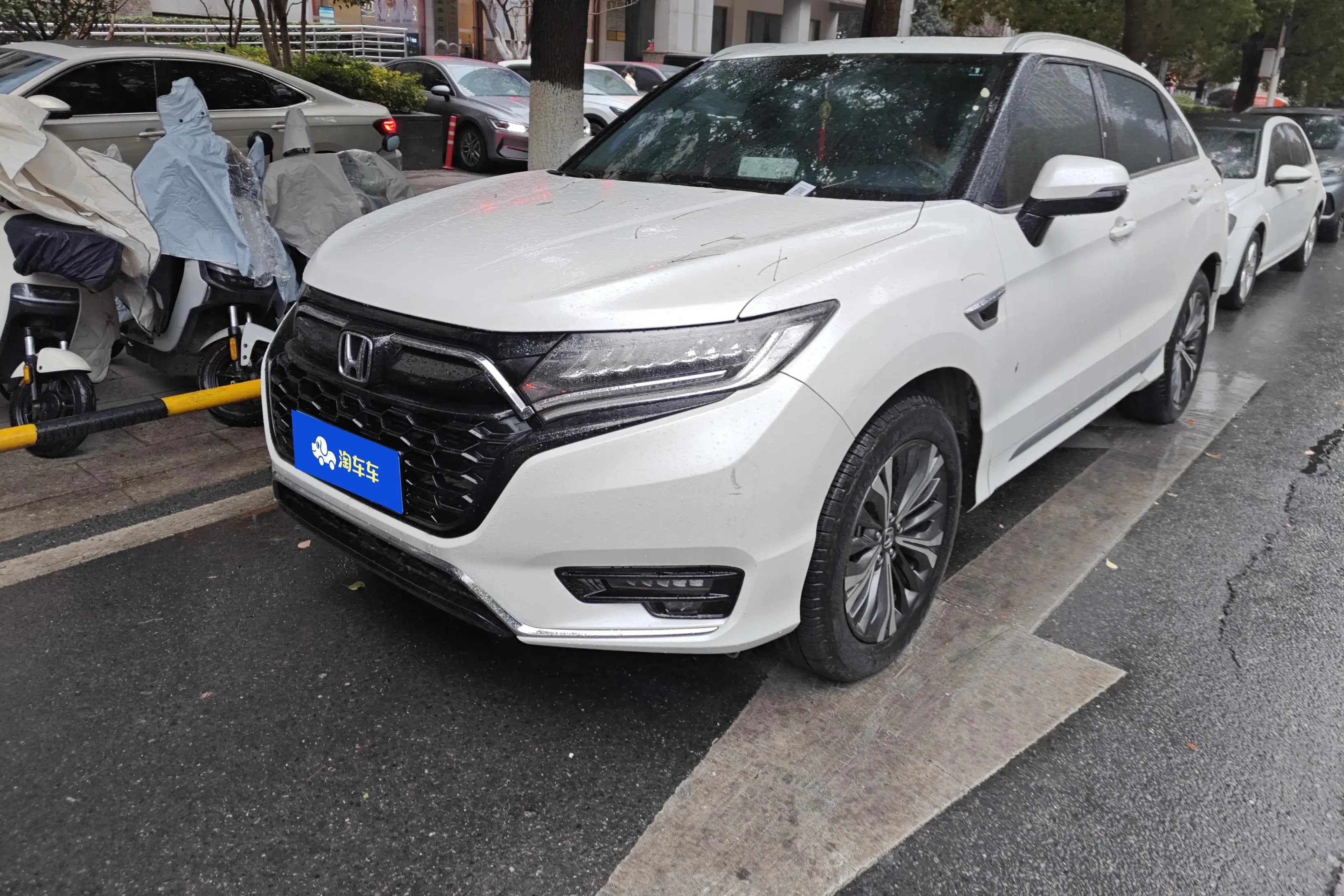 Honda UR-V 2023 г. 41622 км.