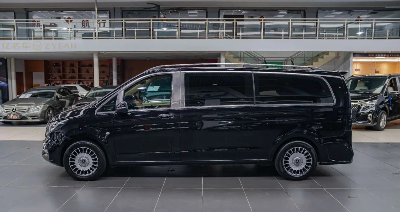 Mercedes-Benz Vito 2023 г. 40073 км. — фото 3