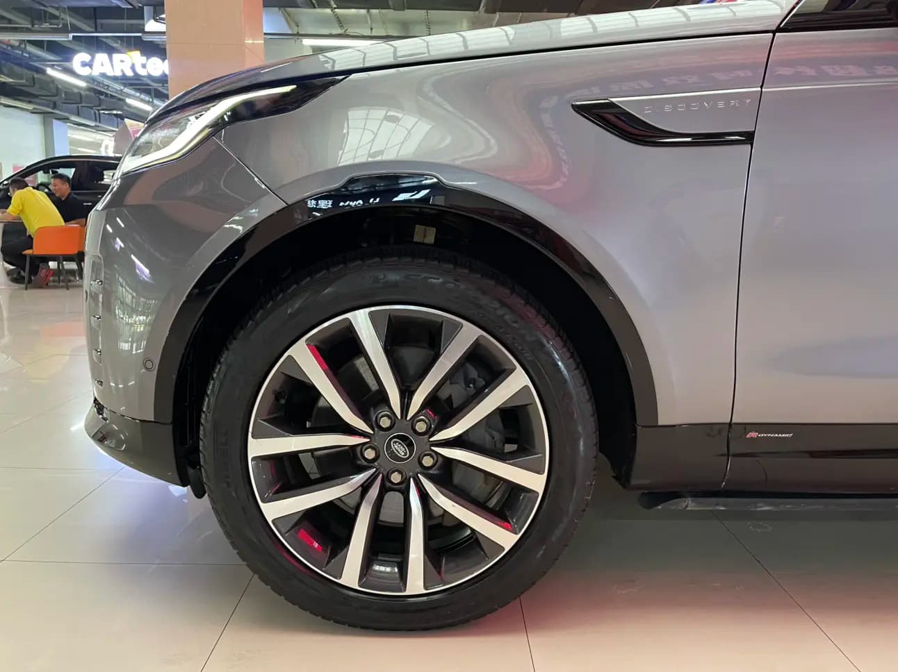 Land Rover Discovery 2021 г. 83147 км. — фото 17