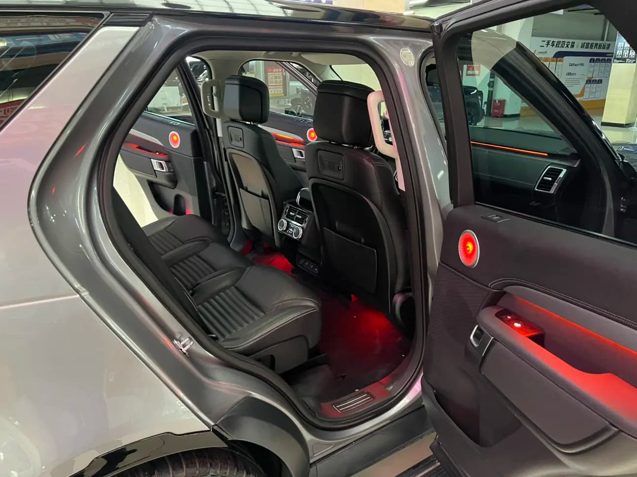 Land Rover Discovery 2021 г. 83147 км. — фото 35