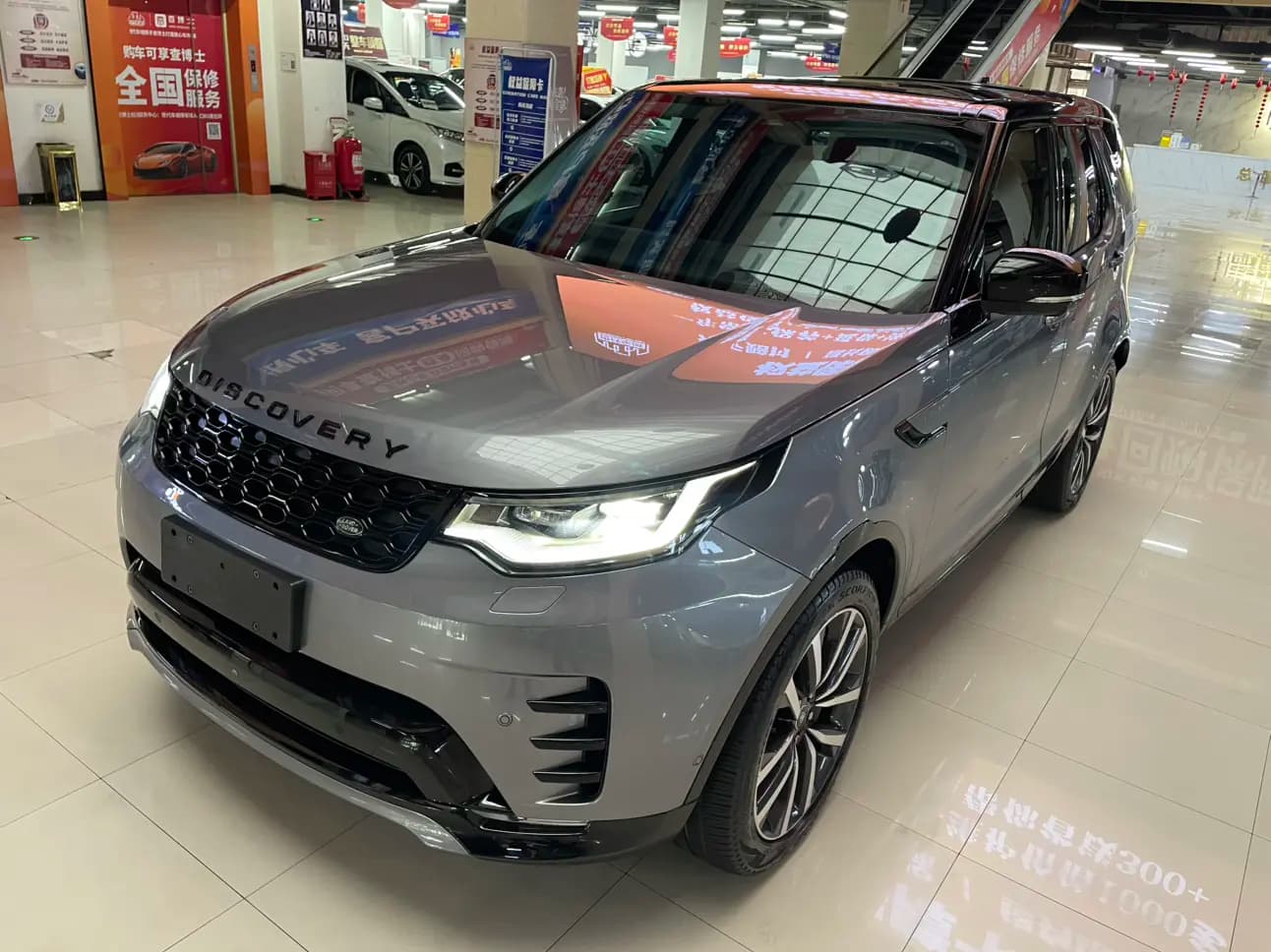 Land Rover Discovery 2021 г. 83147 км. — фото 9