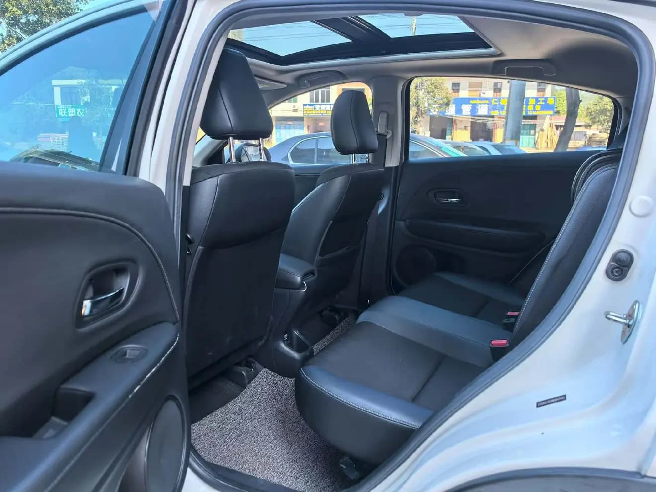 Honda Vezel 2021 г. 67076 км. — фото 5