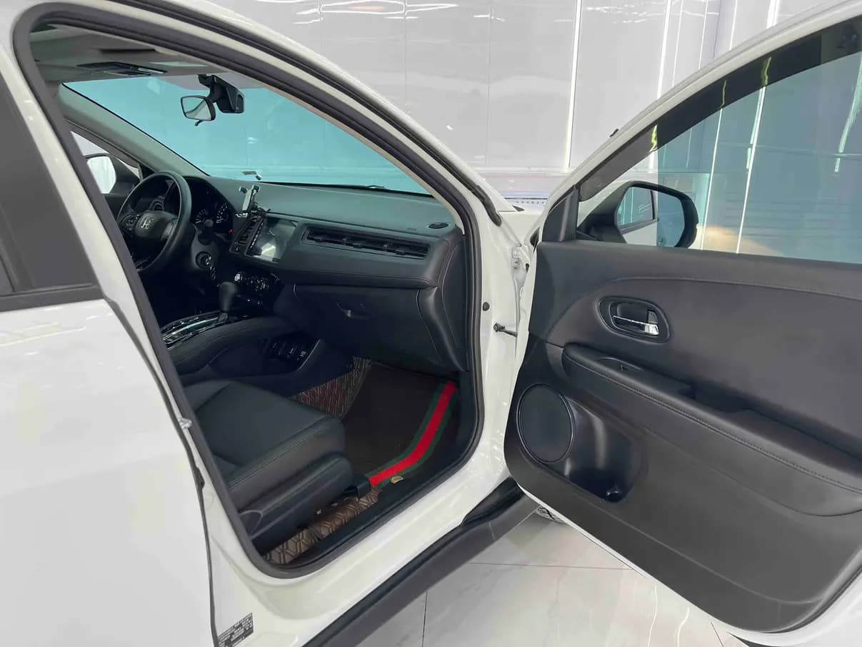 Honda Vezel 2022 г. 35079 км. — фото 12