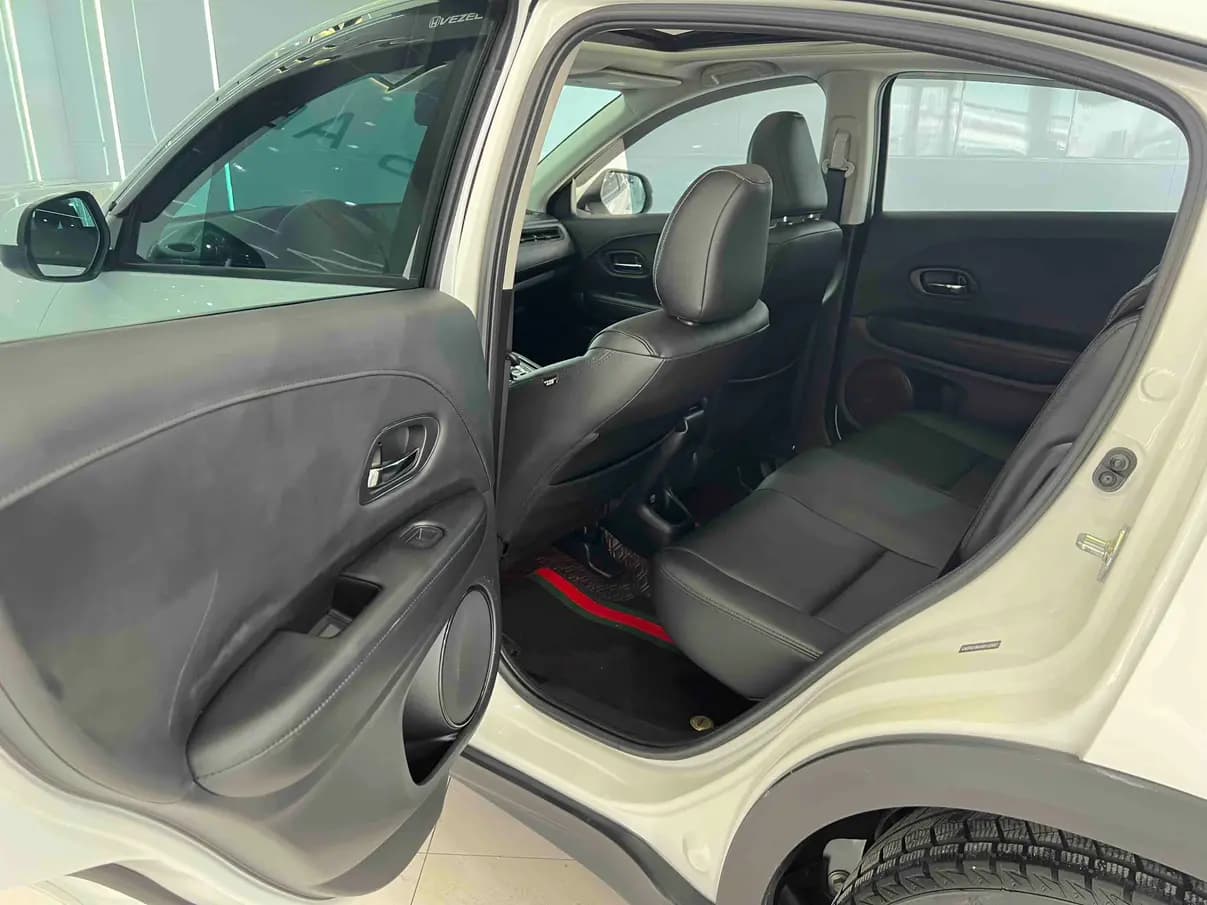 Honda Vezel 2022 г. 35079 км. — фото 10
