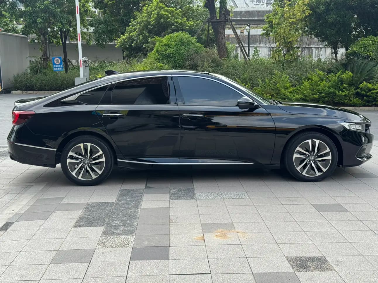 Honda Accord 2022 г. 50133 км. — фото 8