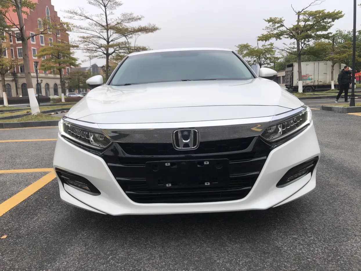 Honda Accord 2021 г. 46935 км. — фото 2