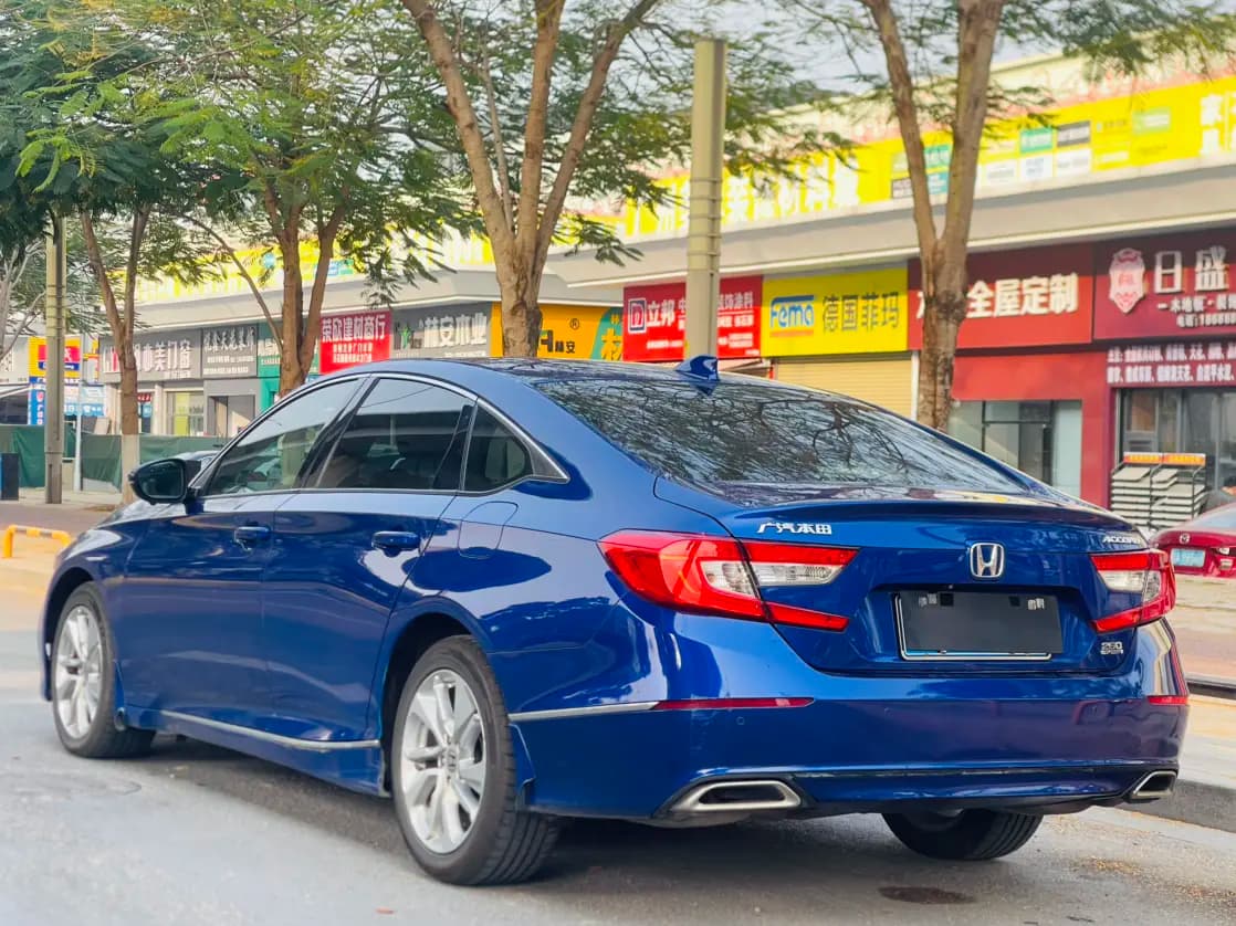 Honda Accord 2021 г. 70147 км. — фото 4