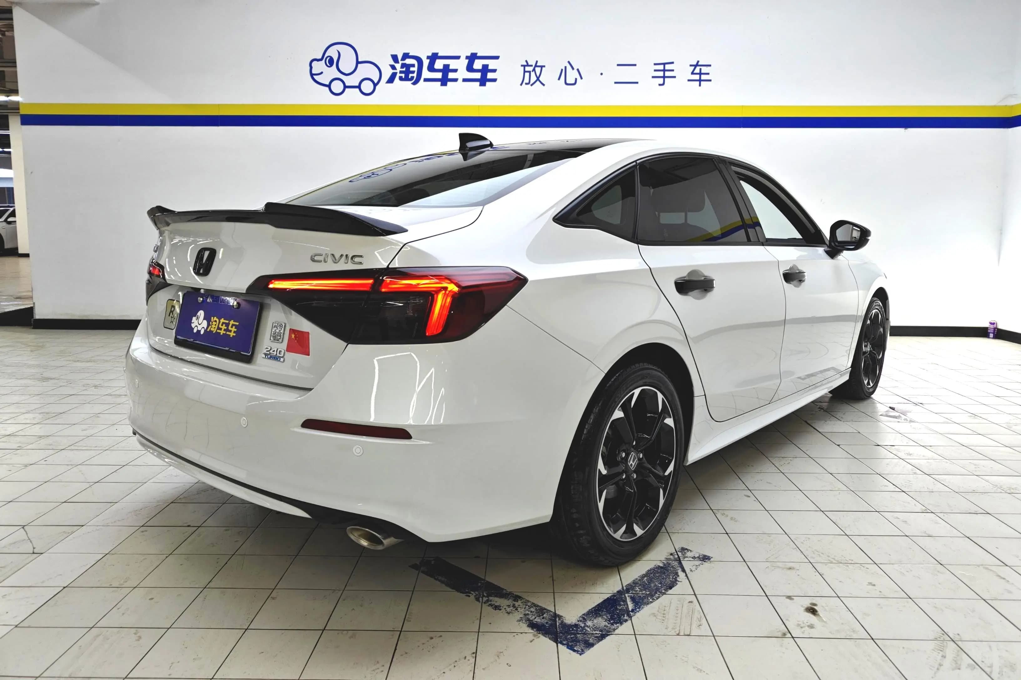 Honda Civic 2024 г. 32931 км. — фото 3