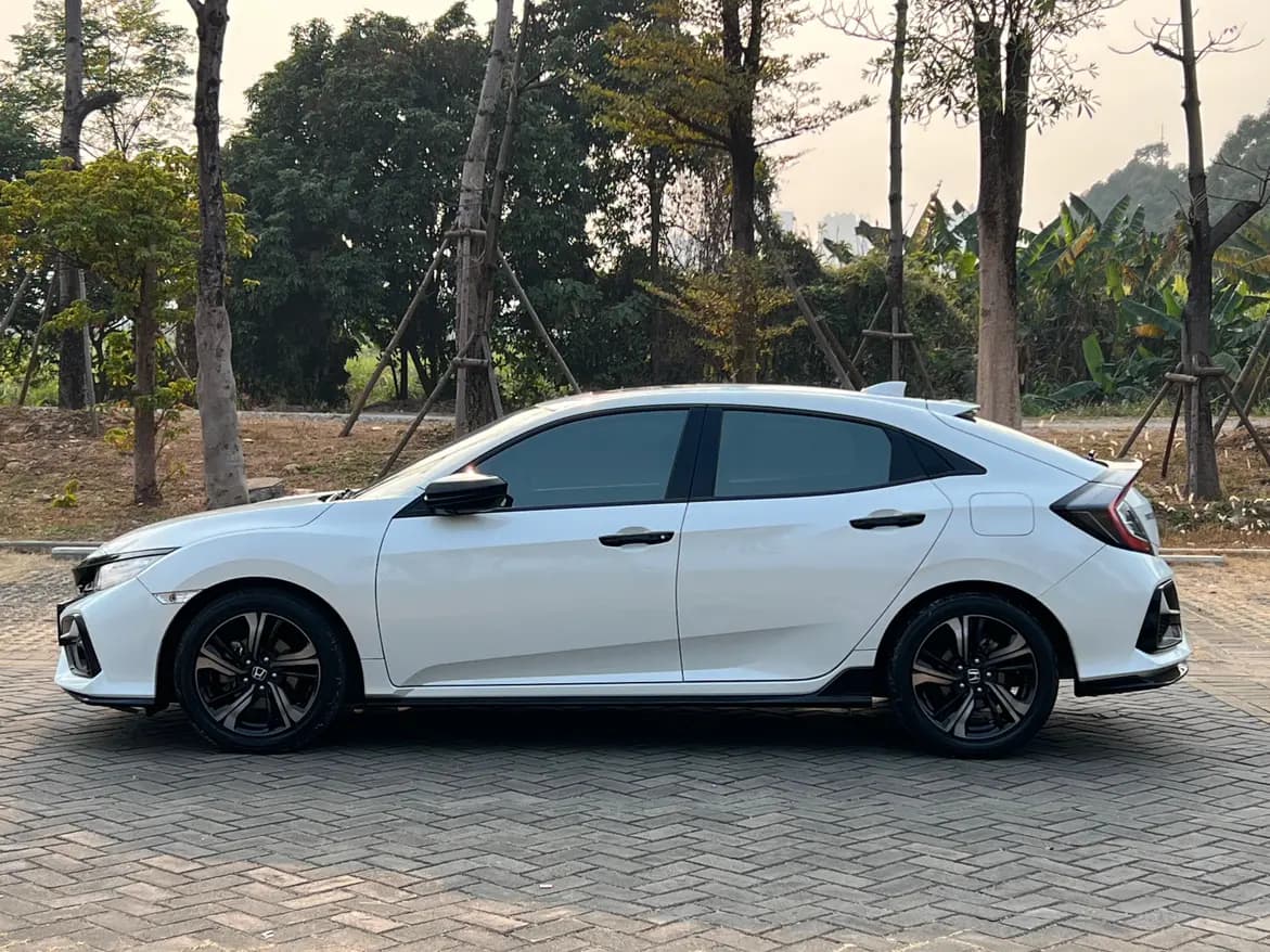 Honda Civic 2021 г. 63032 км. — фото 2