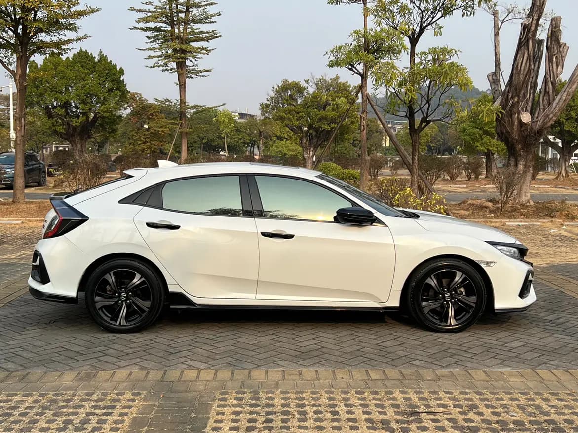 Honda Civic 2021 г. 63032 км. — фото 4