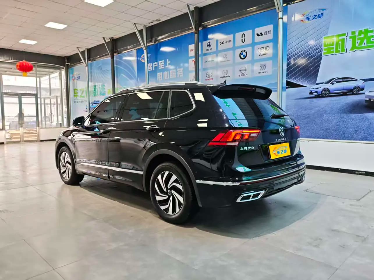 Volkswagen Tiguan L 2024 г. 24119 км. — фото 4