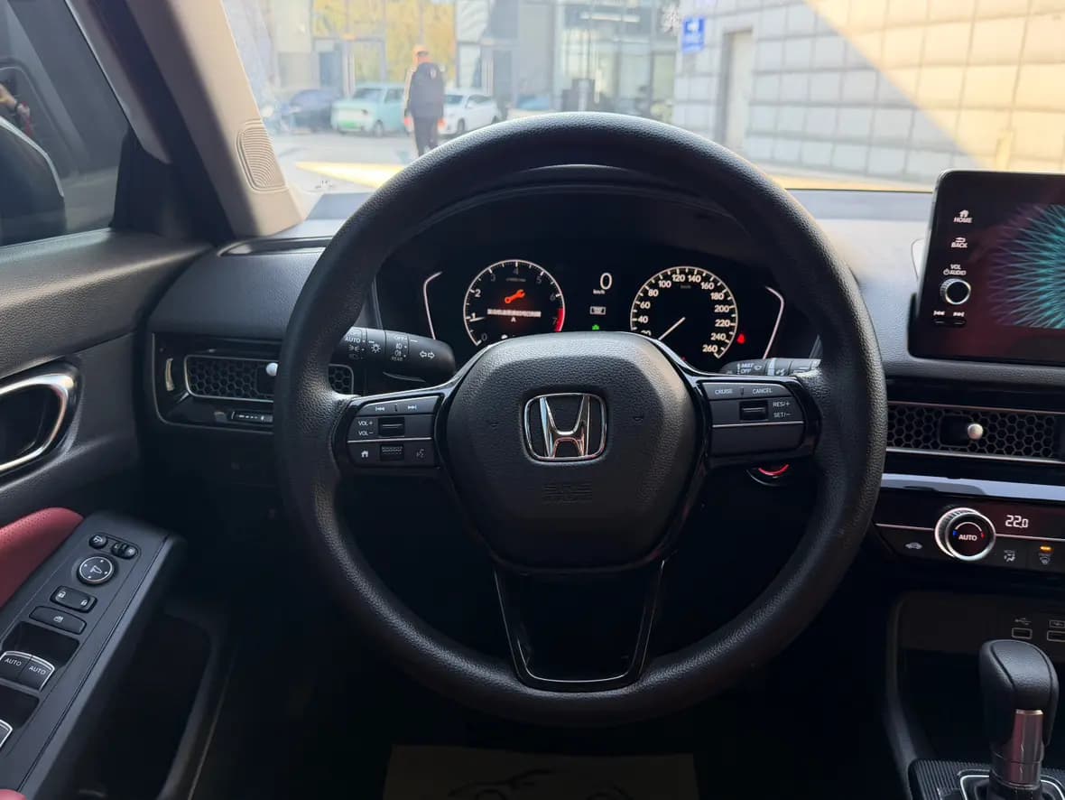 Honda Civic 2024 г. 14041 км. — фото 12