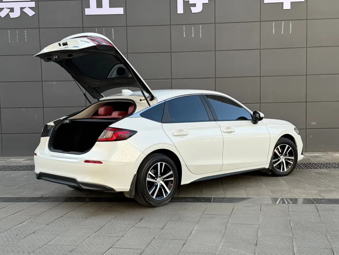 Honda Civic 2024 г. 14041 км. — фото 9