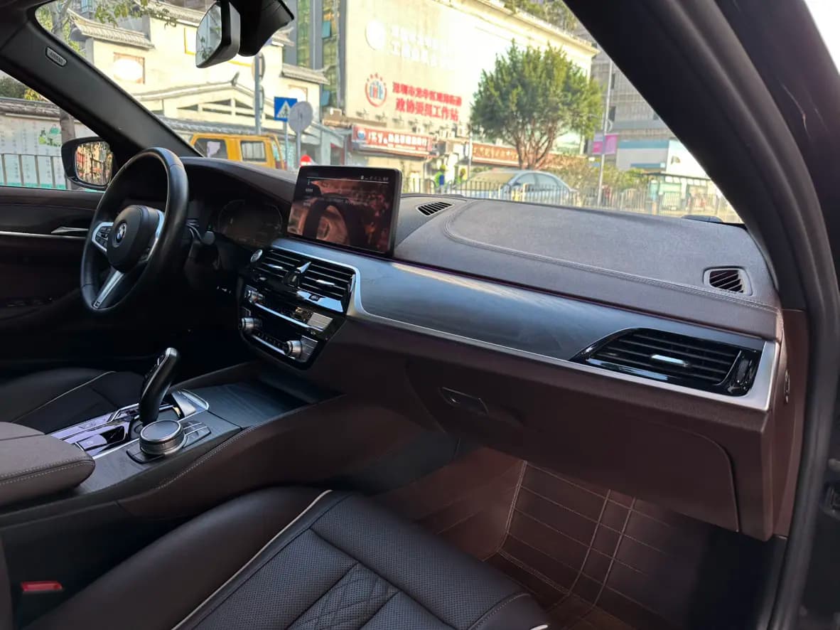 BMW 5 Series PHEV 2022 г. 99067 км. — фото 20