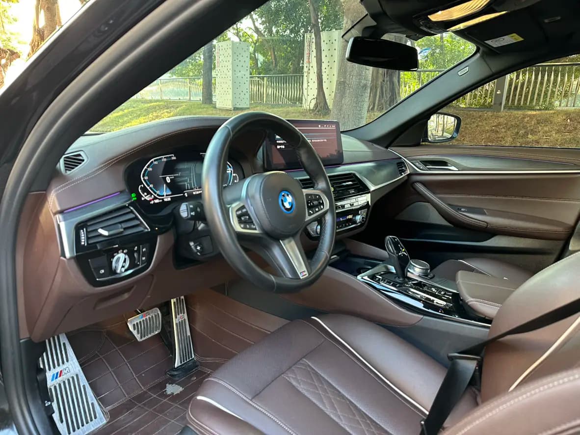 BMW 5 Series PHEV 2022 г. 99067 км. — фото 29