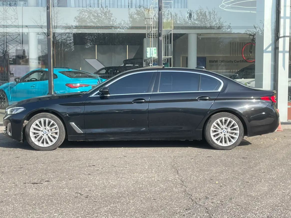 BMW 5 Series PHEV 2021 г. 88000 км. — фото 3