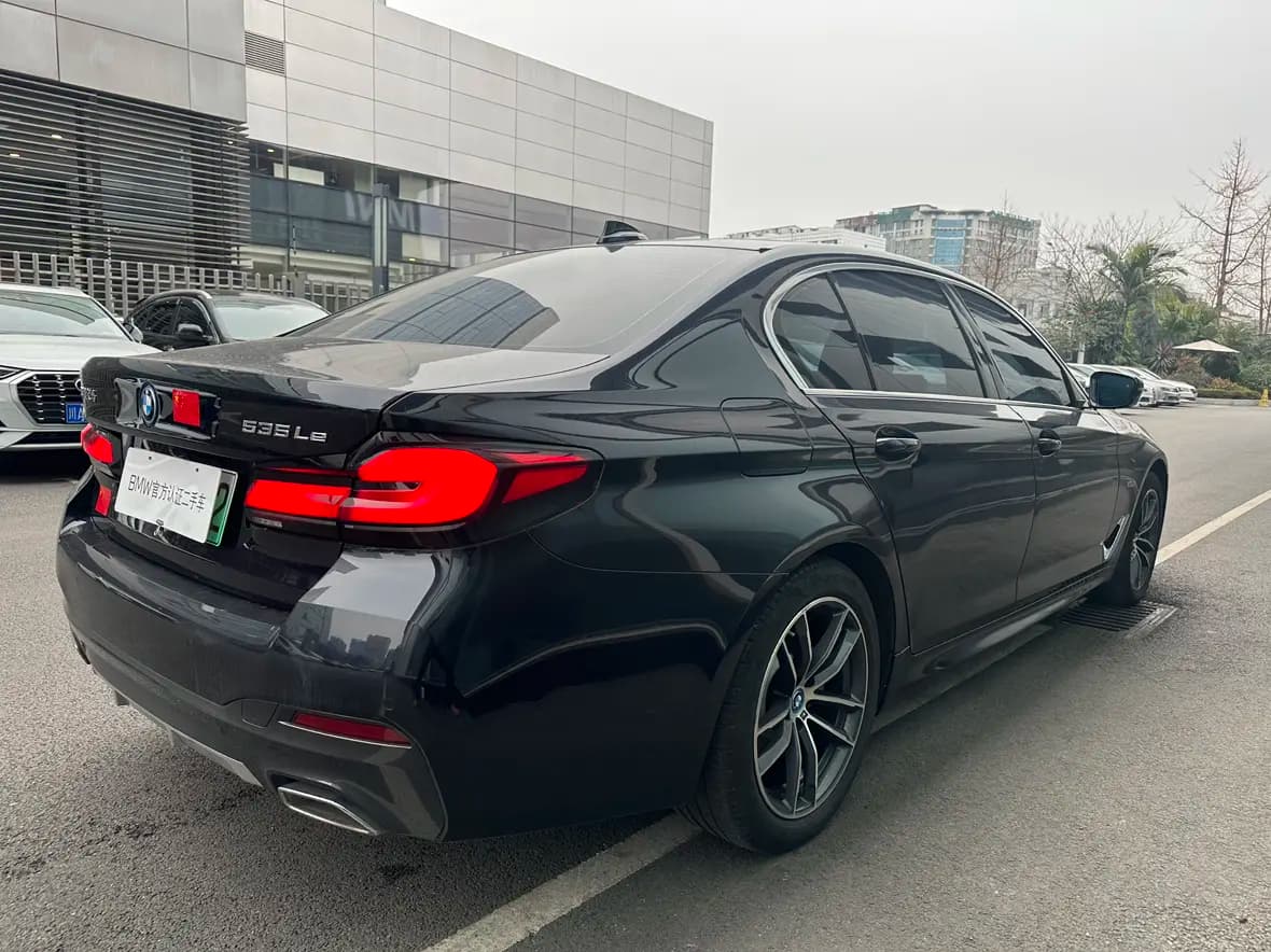 BMW 5 Series PHEV 2022 г. 82110 км. — фото 3