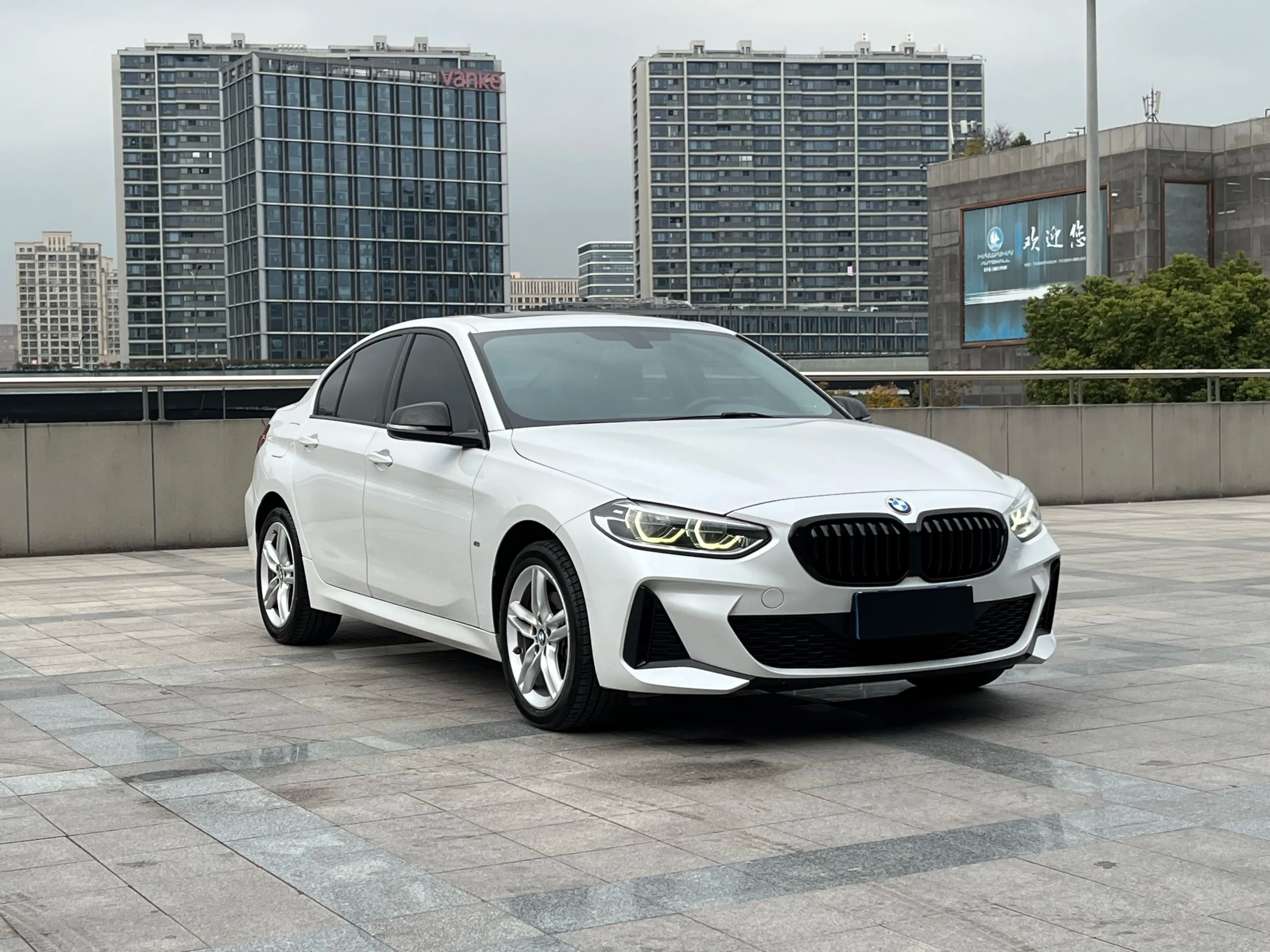 BMW 1 Series 2021 г. 82099 км. — фото 3