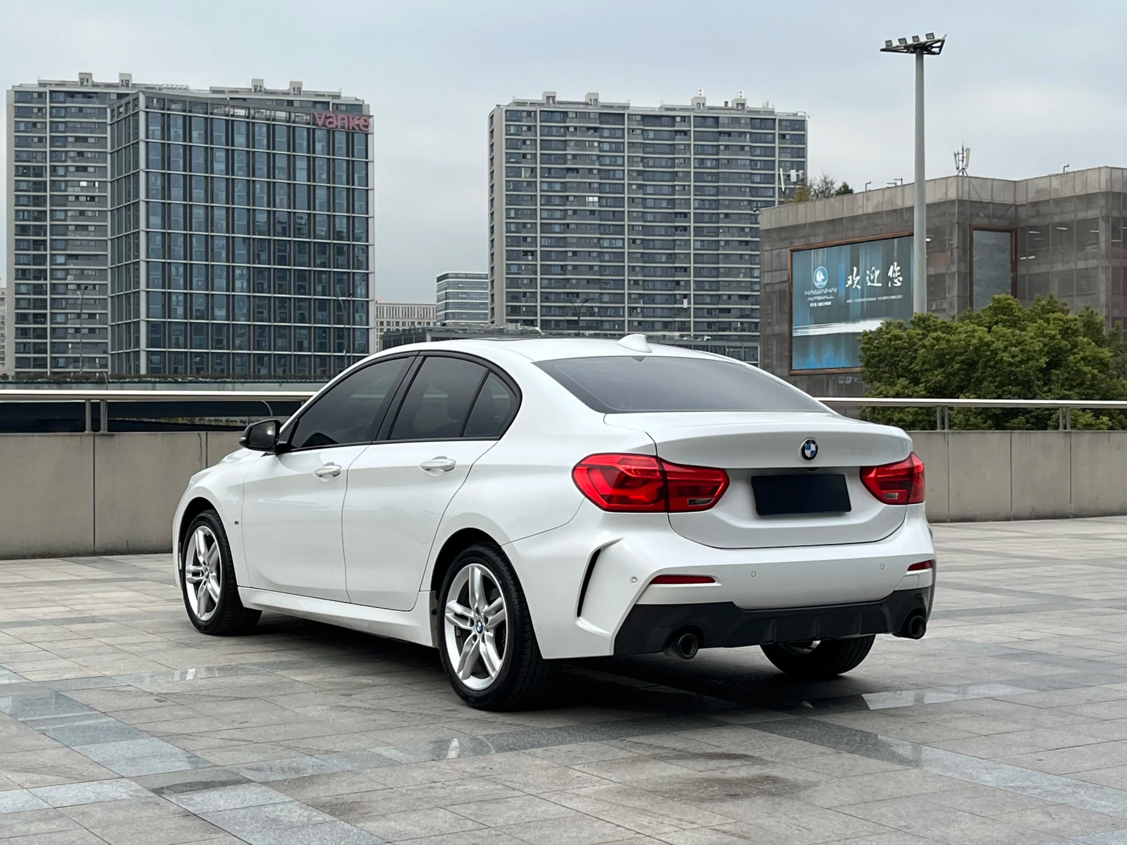 BMW 1 Series 2021 г. 82099 км. — фото 4