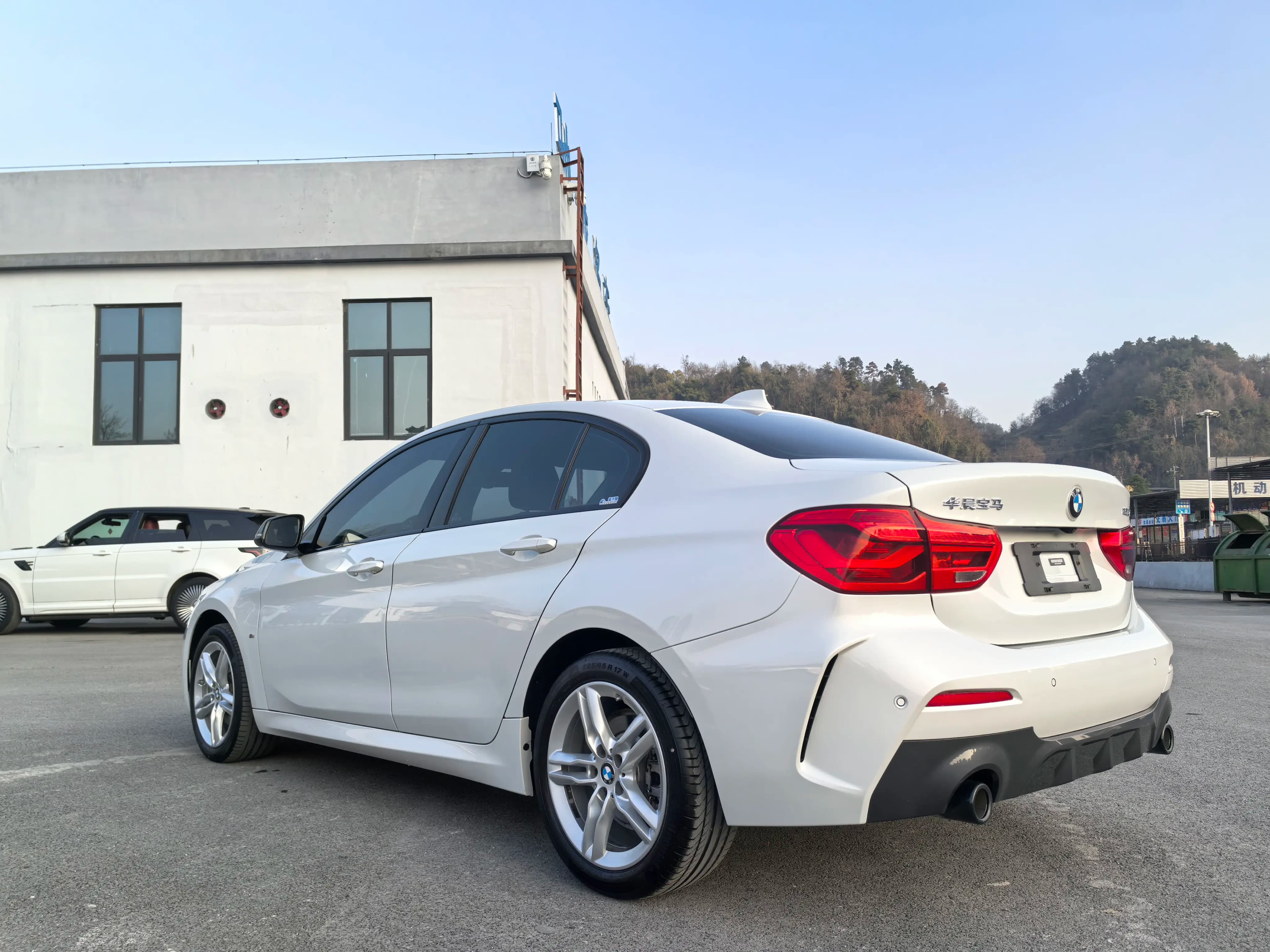 BMW 1 Series 2022 г. 15040 км. — фото 4