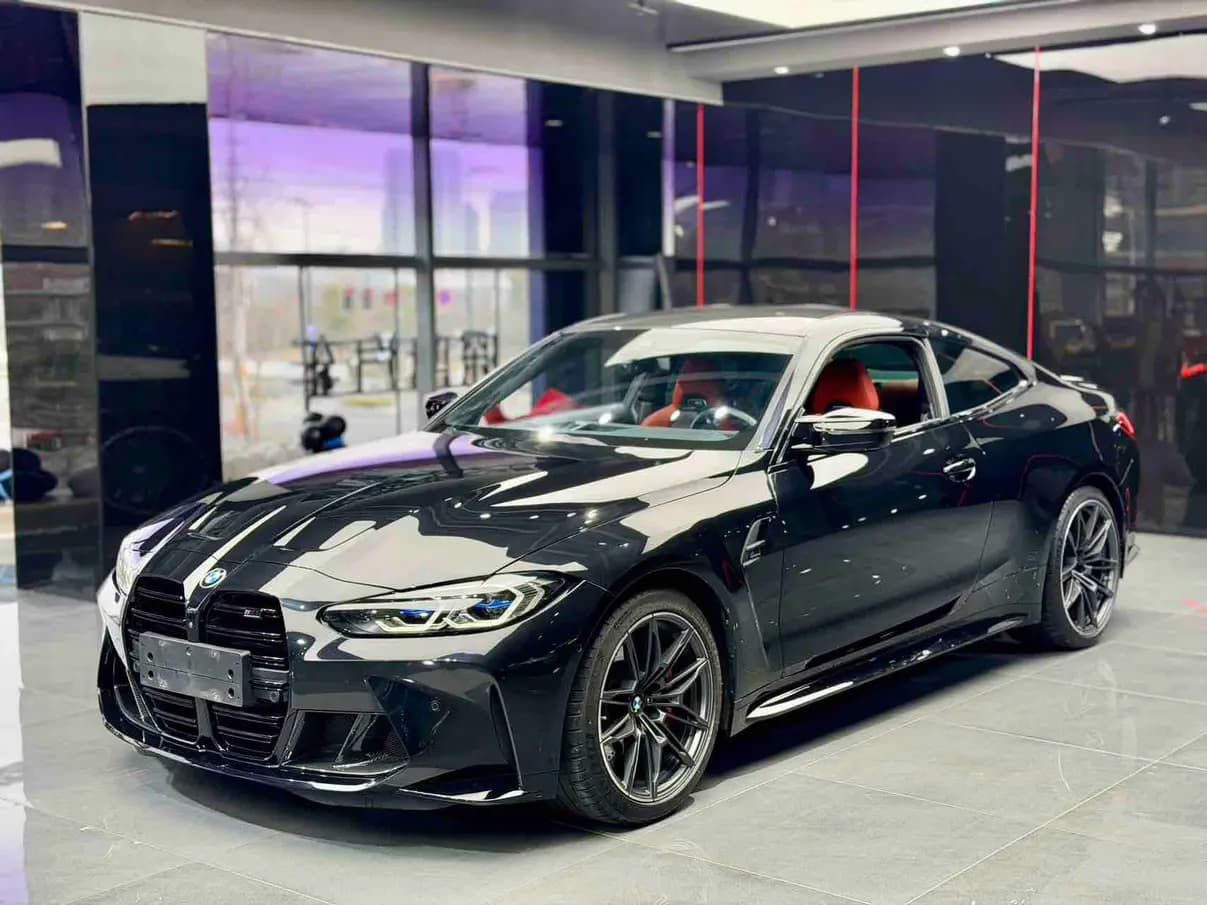 BMW M4 2024 г. 27103 км.