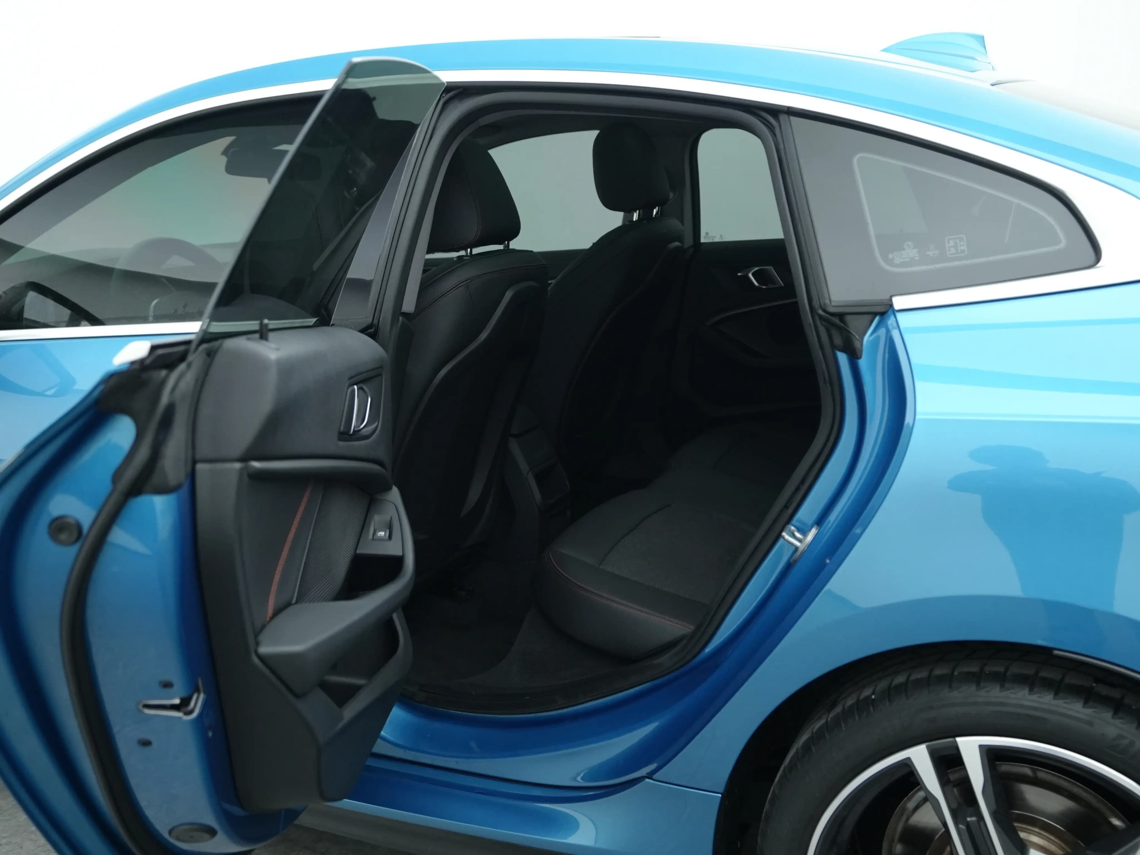 BMW 2 Series 2021 г. 35206 км. — фото 12