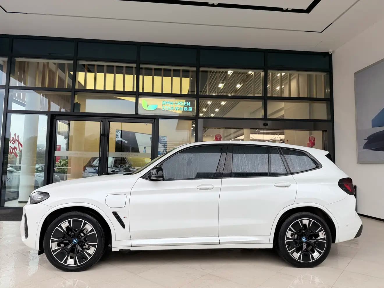 BMW iX3 2024 г. 32317 км. — фото 3