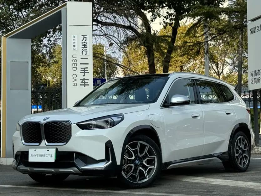 BMW iX1 2024 г. 24090 км.