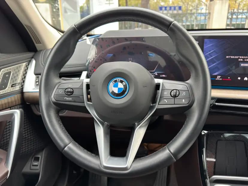 BMW iX1 2024 г. 24090 км. — фото 8