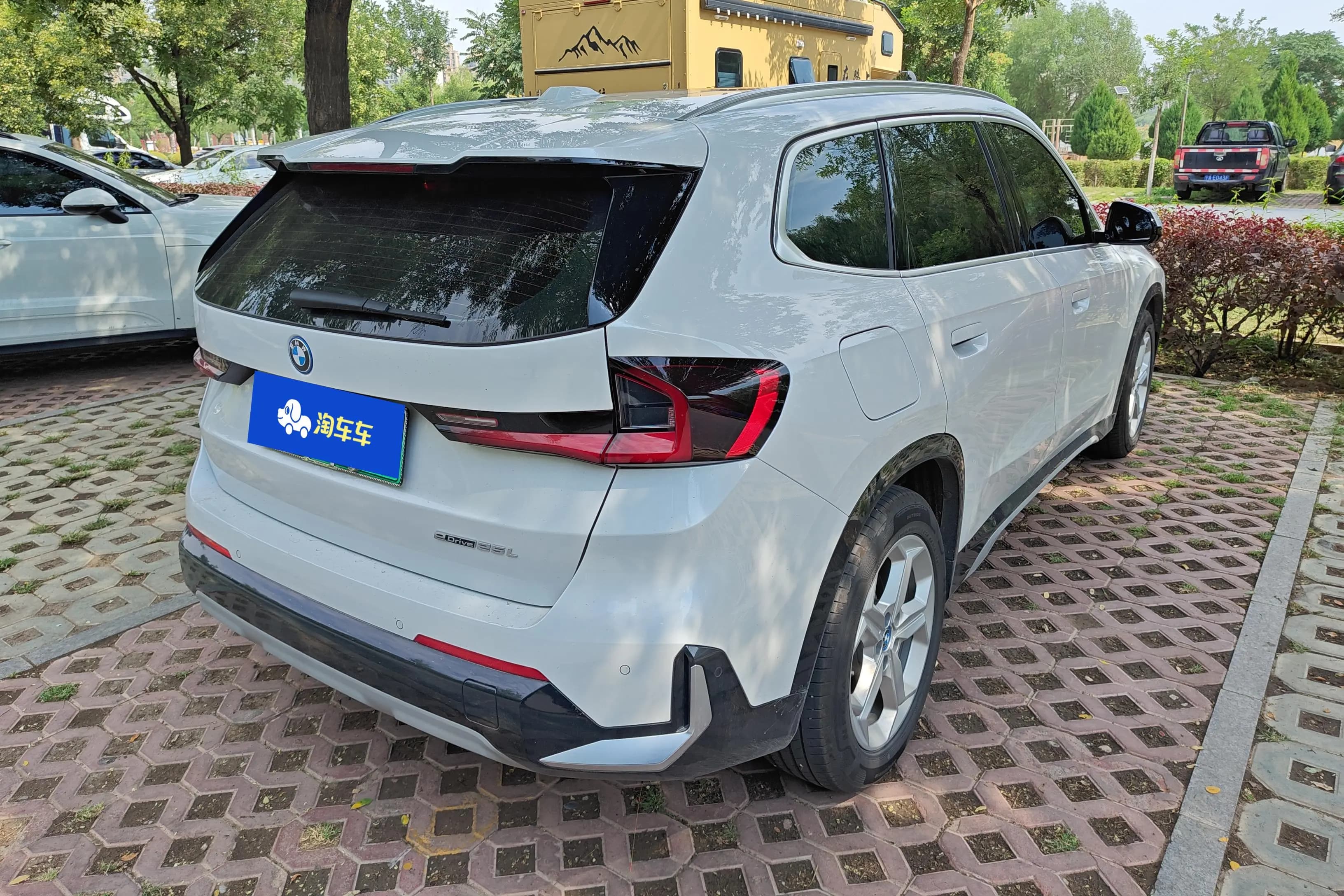 BMW iX1 2024 г. 48081 км. — фото 2
