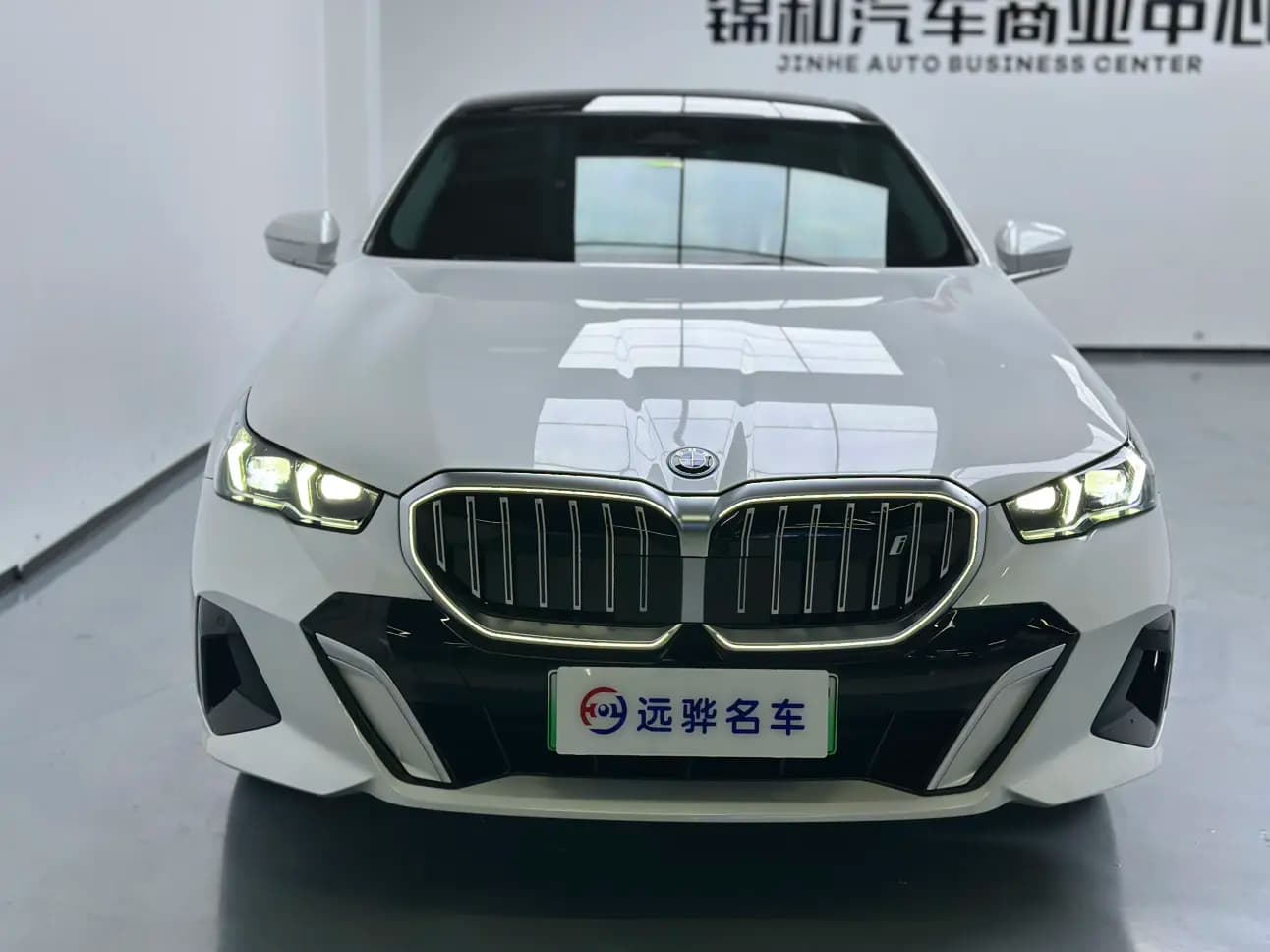 BMW i5 2025 г. 15069 км. — фото 2