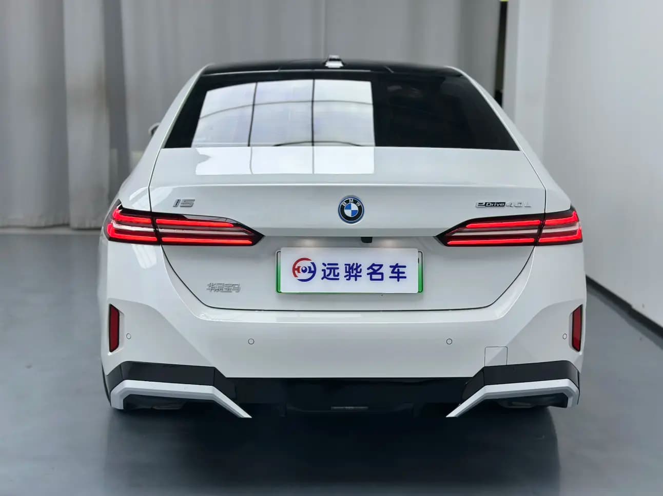 BMW i5 2025 г. 15069 км. — фото 4