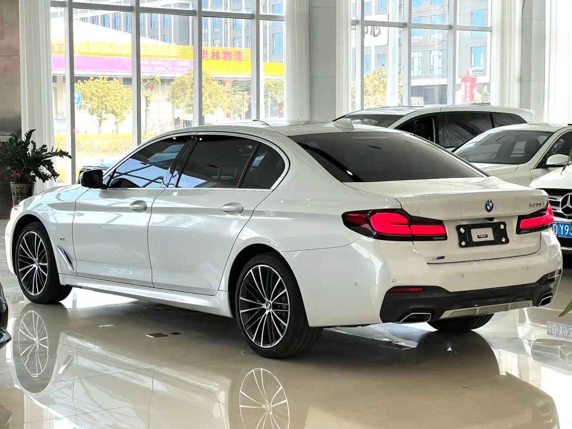 BMW 5 Series 2023 г. 56060 км. — фото 3