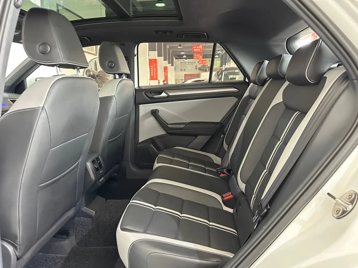 Volkswagen T-Roc 2024 г. 9846 км. — фото 9