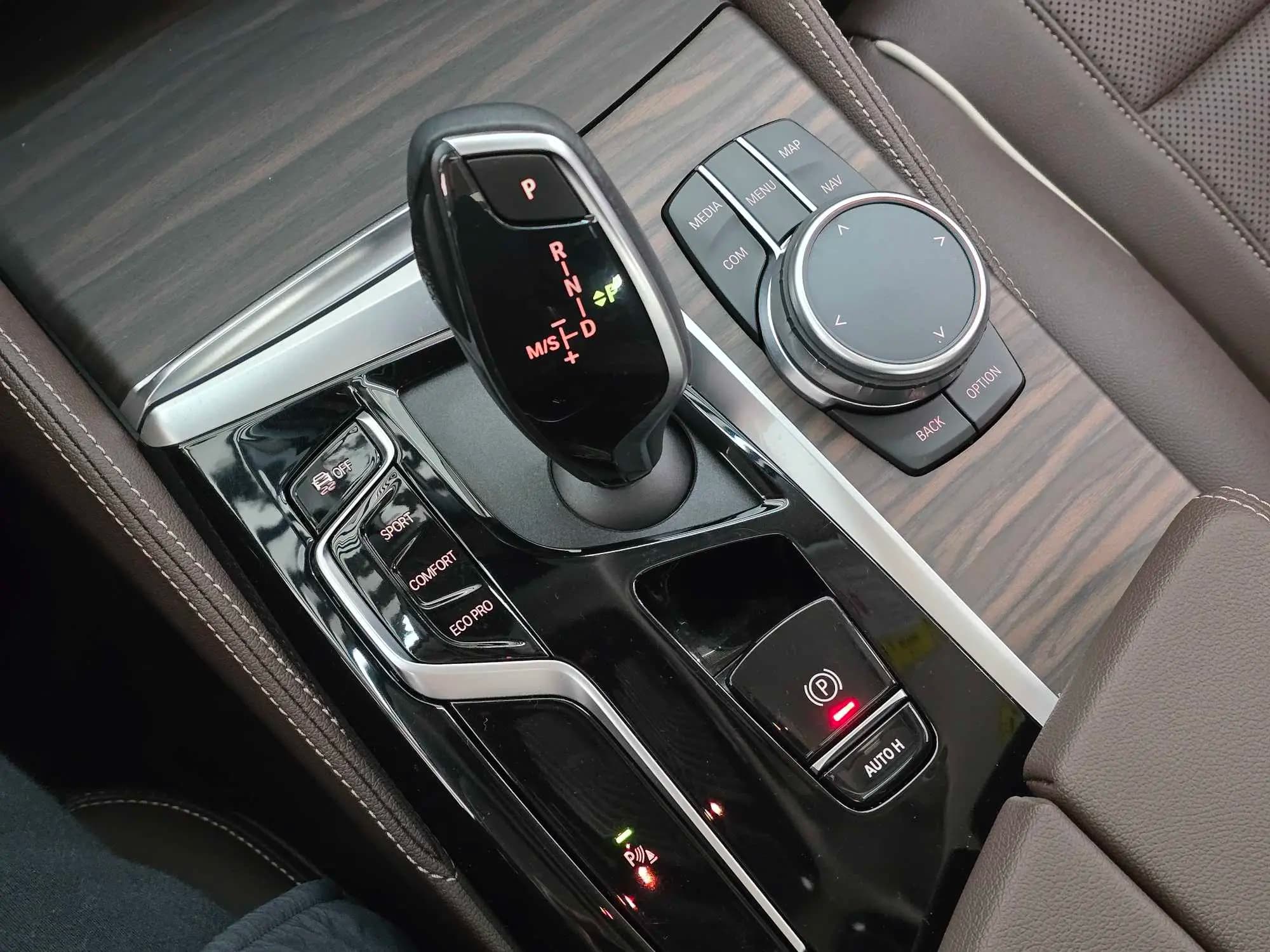 BMW 5 Series 2022 г. 52036 км. — фото 11
