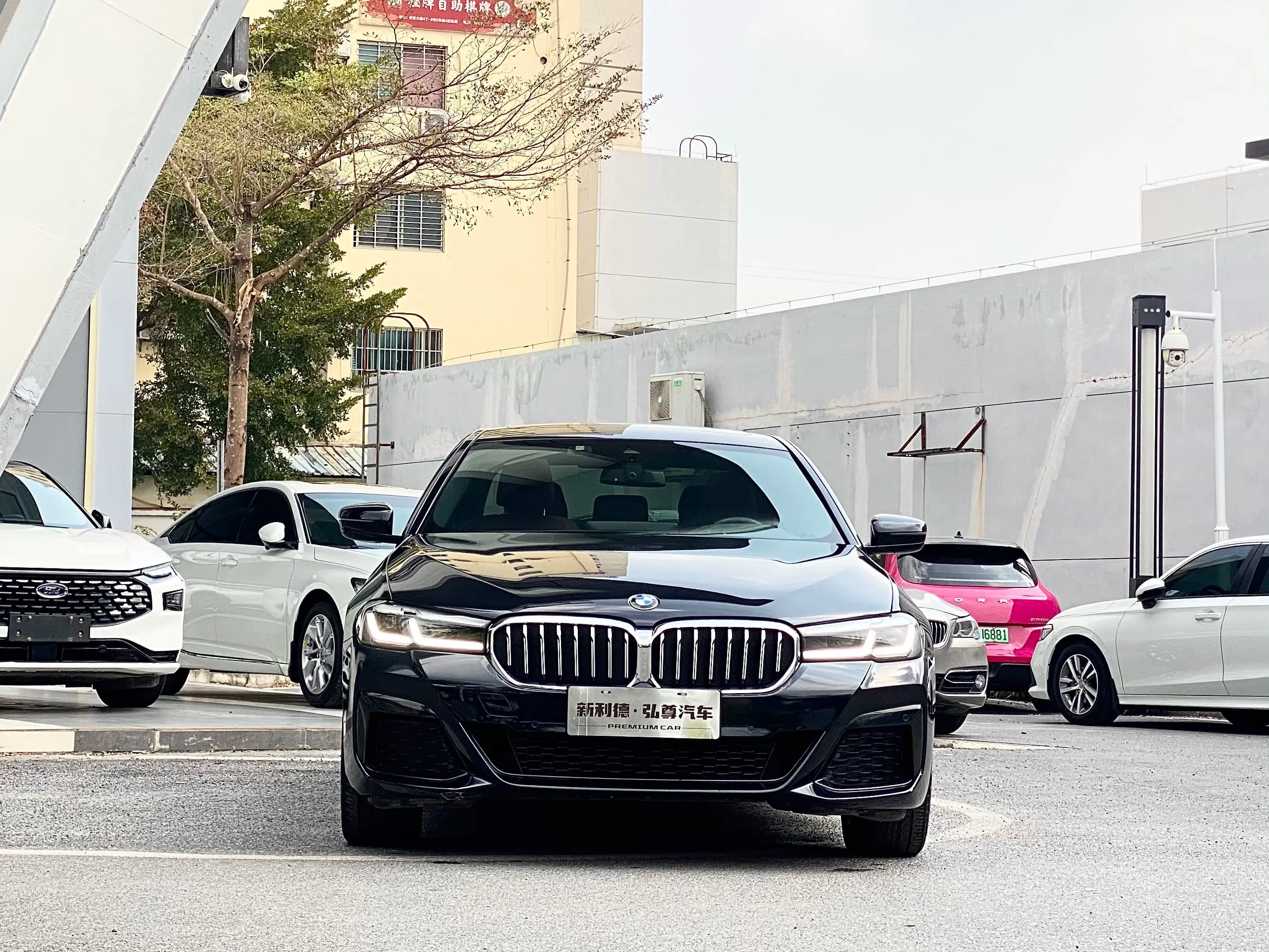 BMW 5 Series 2022 г. 56037 км. — фото 2