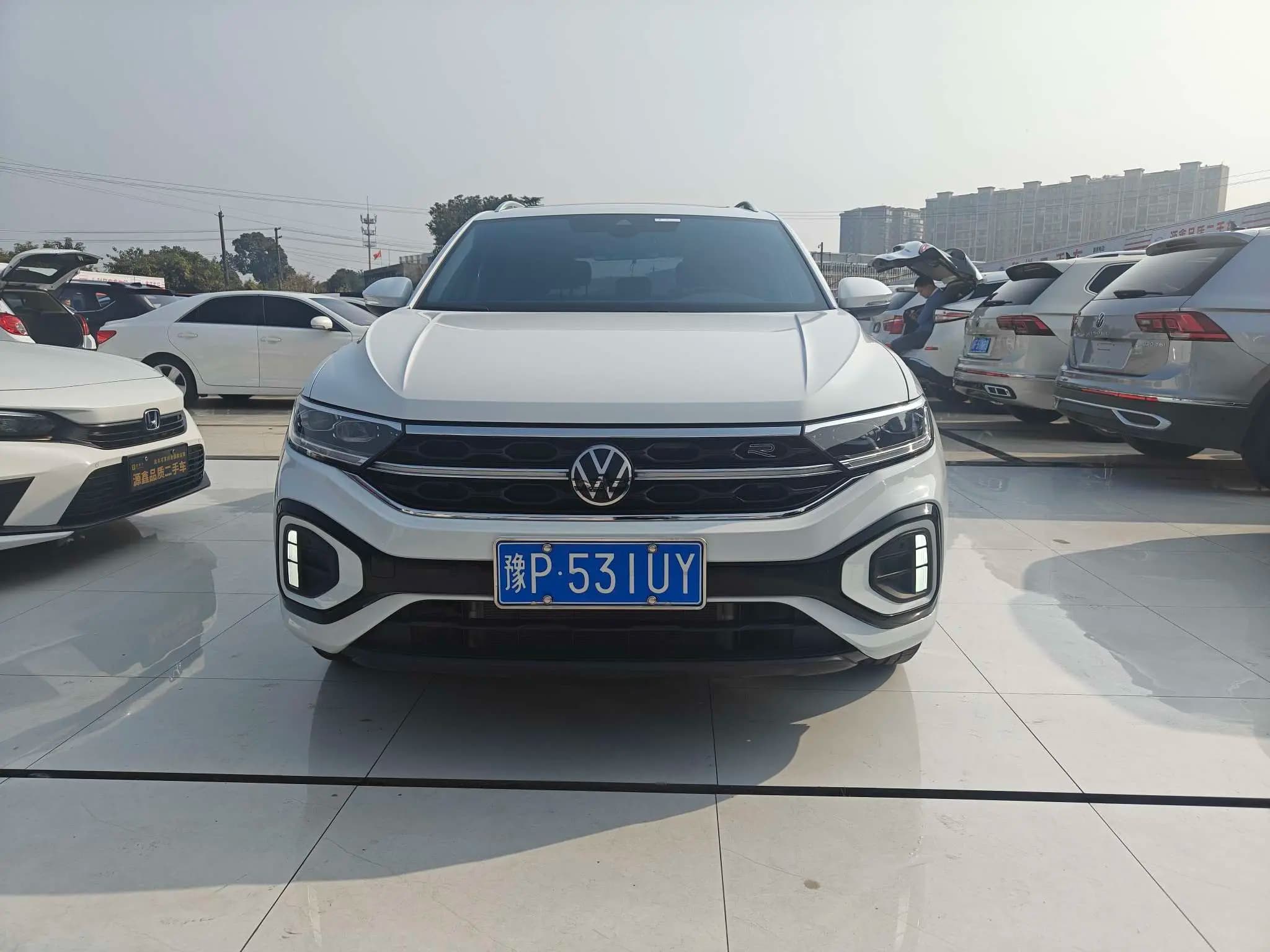 Volkswagen T-Roc 2023 г. 12147 км. — фото 2